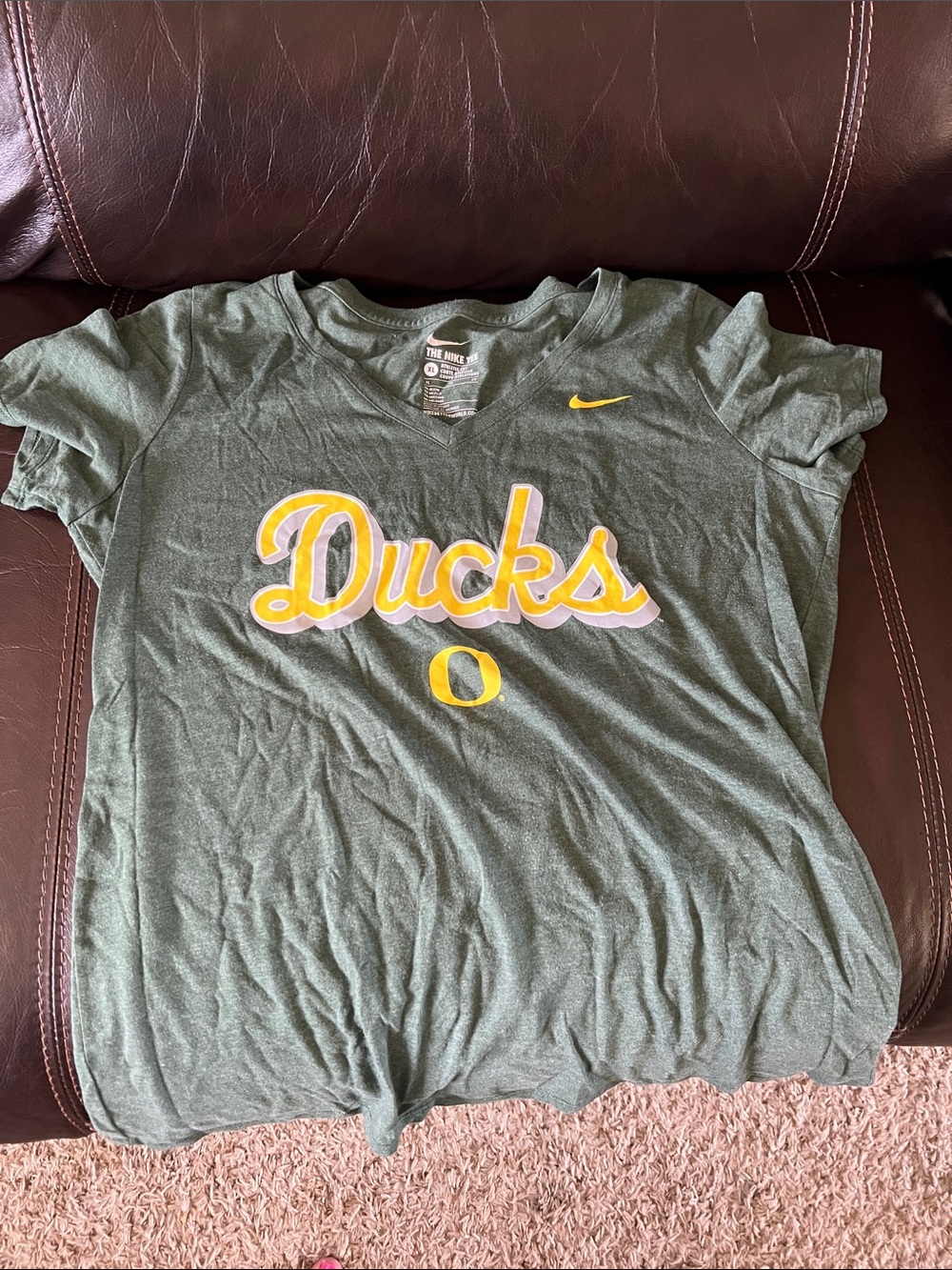 Nike women’s XL Green Oregon Ducks Graphic Tee